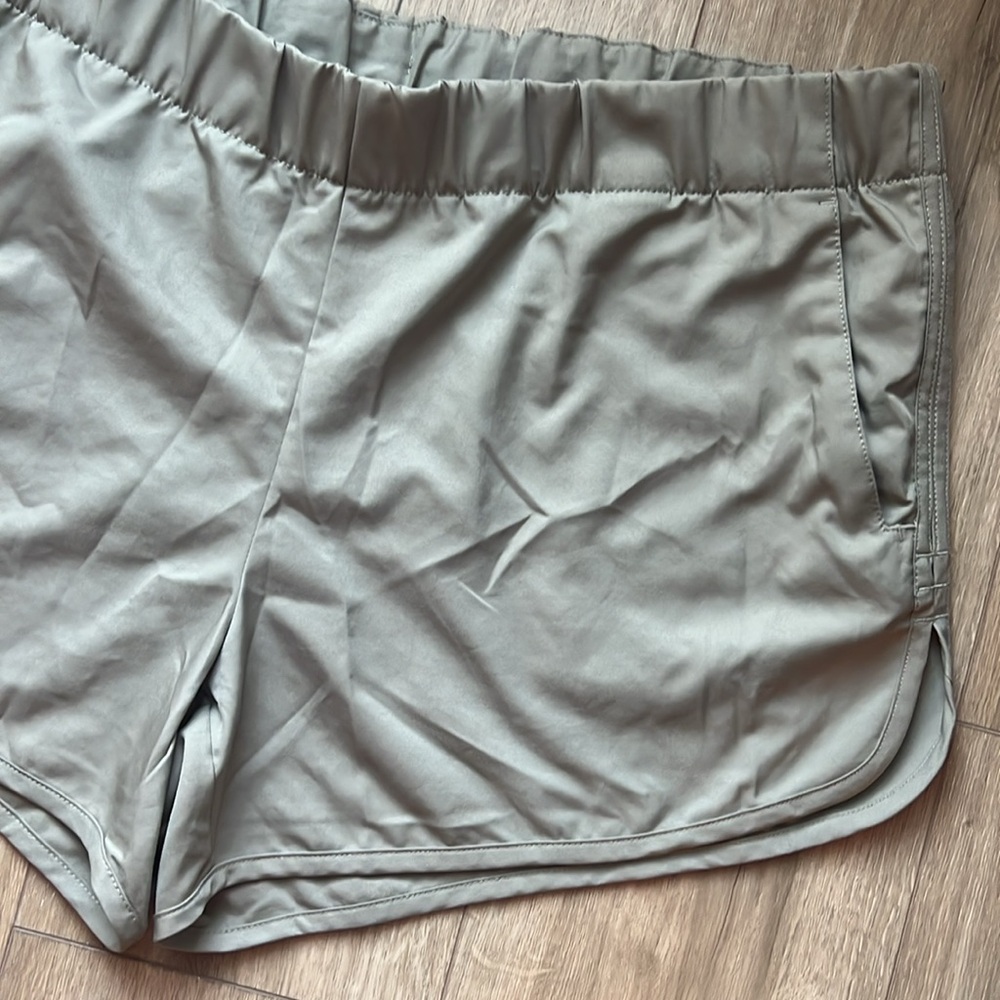Columbia Tan Athletic Shorts - Picture 2 of 5